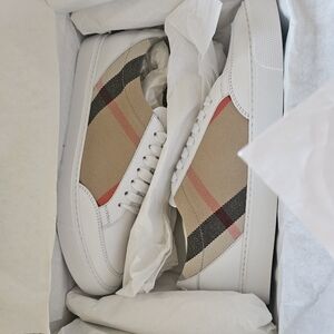 Burberry Women's Sneakers In Optic White (Never Worn)